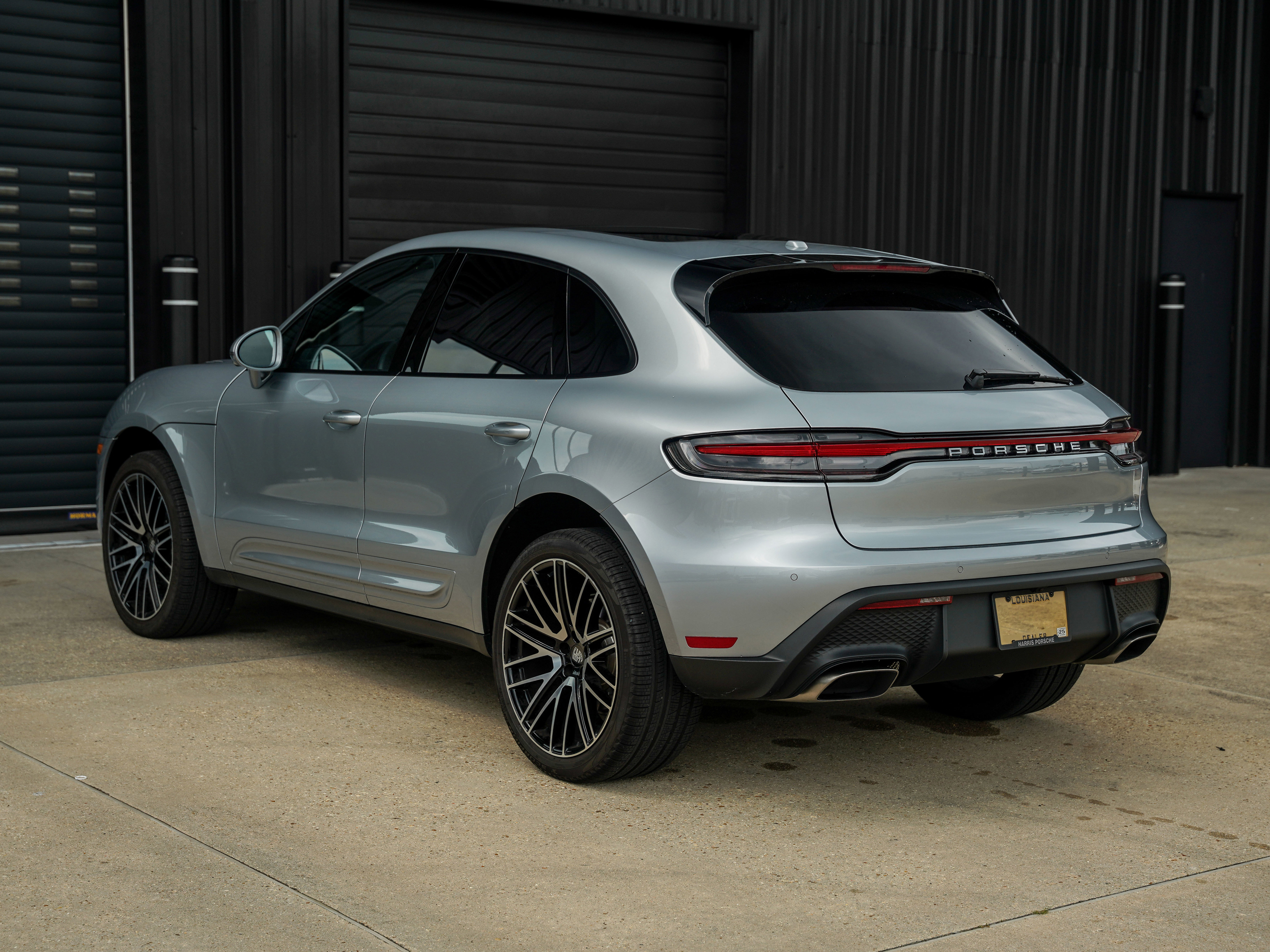 New 2025 Porsche Macan image 3