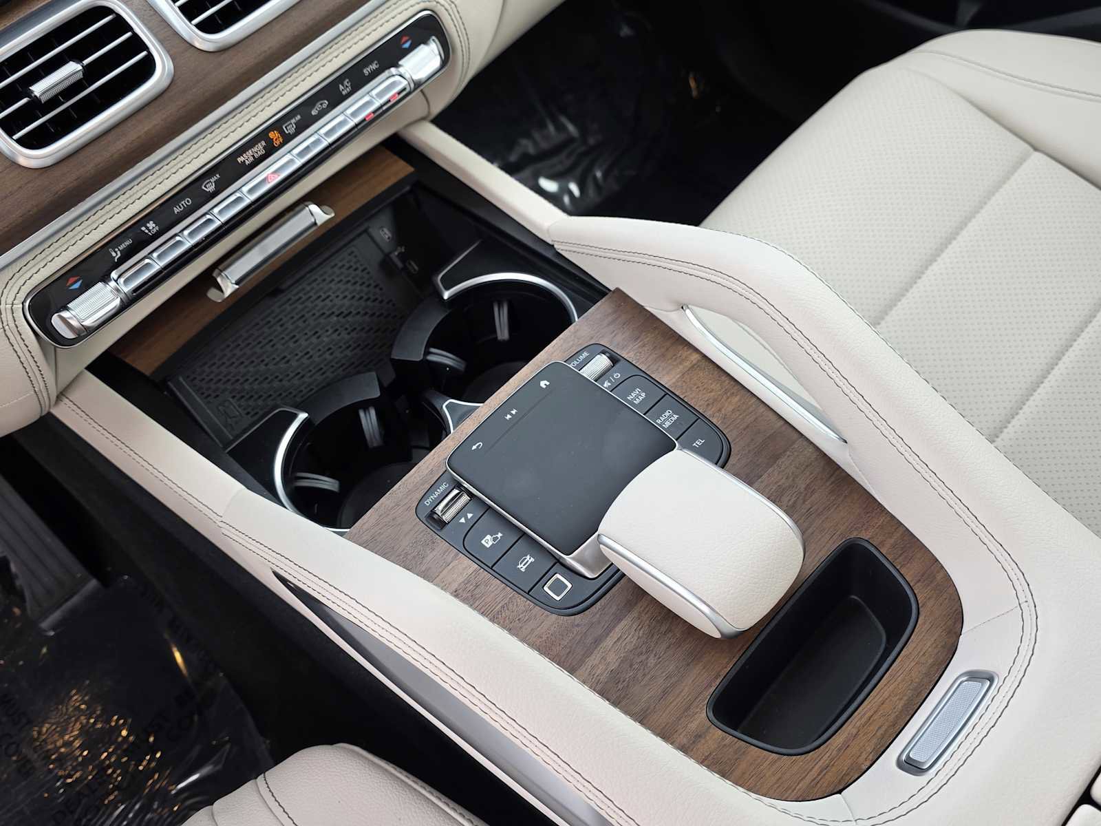 Used 2025 Mercedes-Benz GLE 350 4MATIC image 23