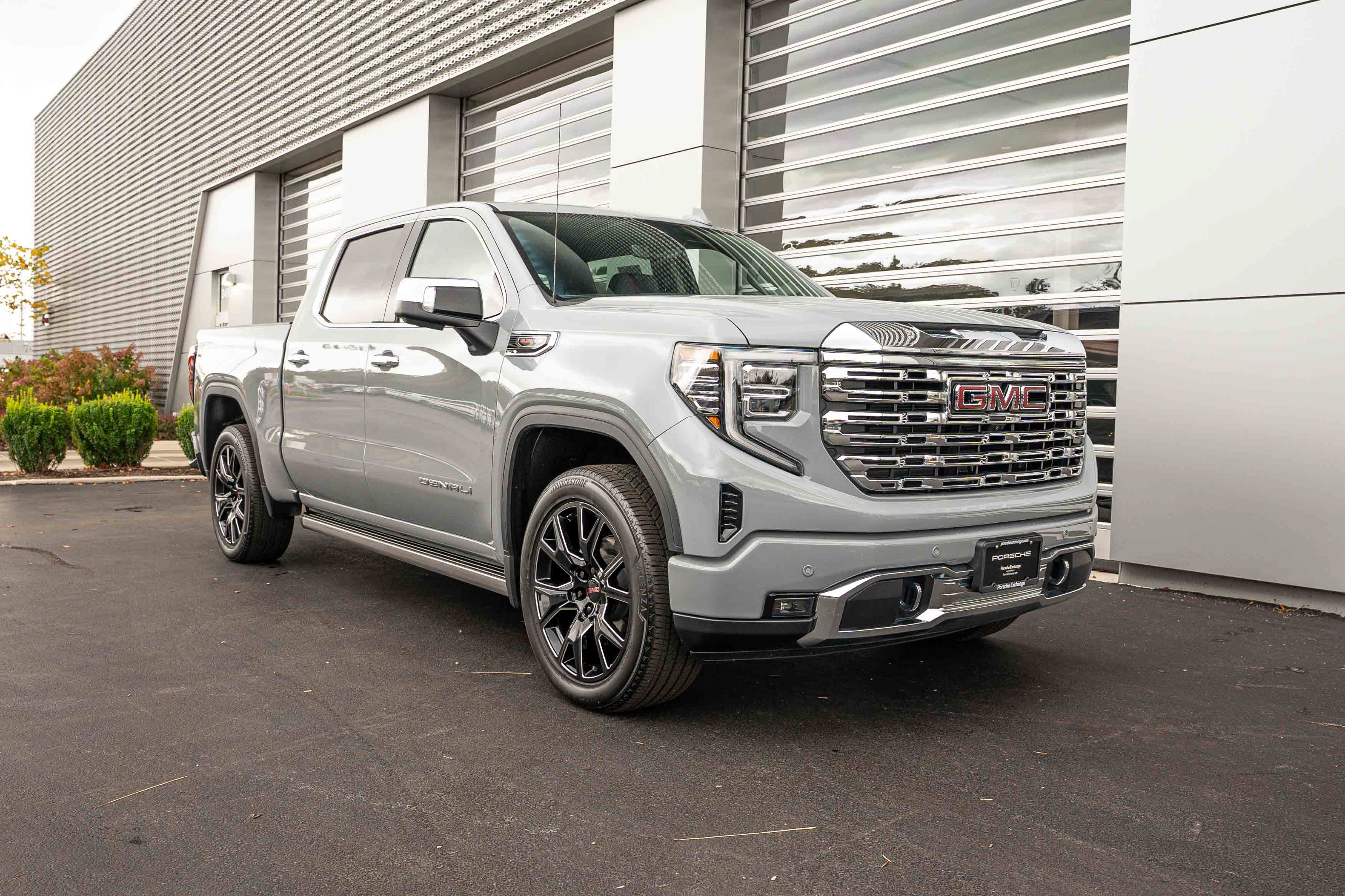 Used 2025 GMC Sierra 1500 Denali w/ Denali Reserve Package AWD/4WD image 22