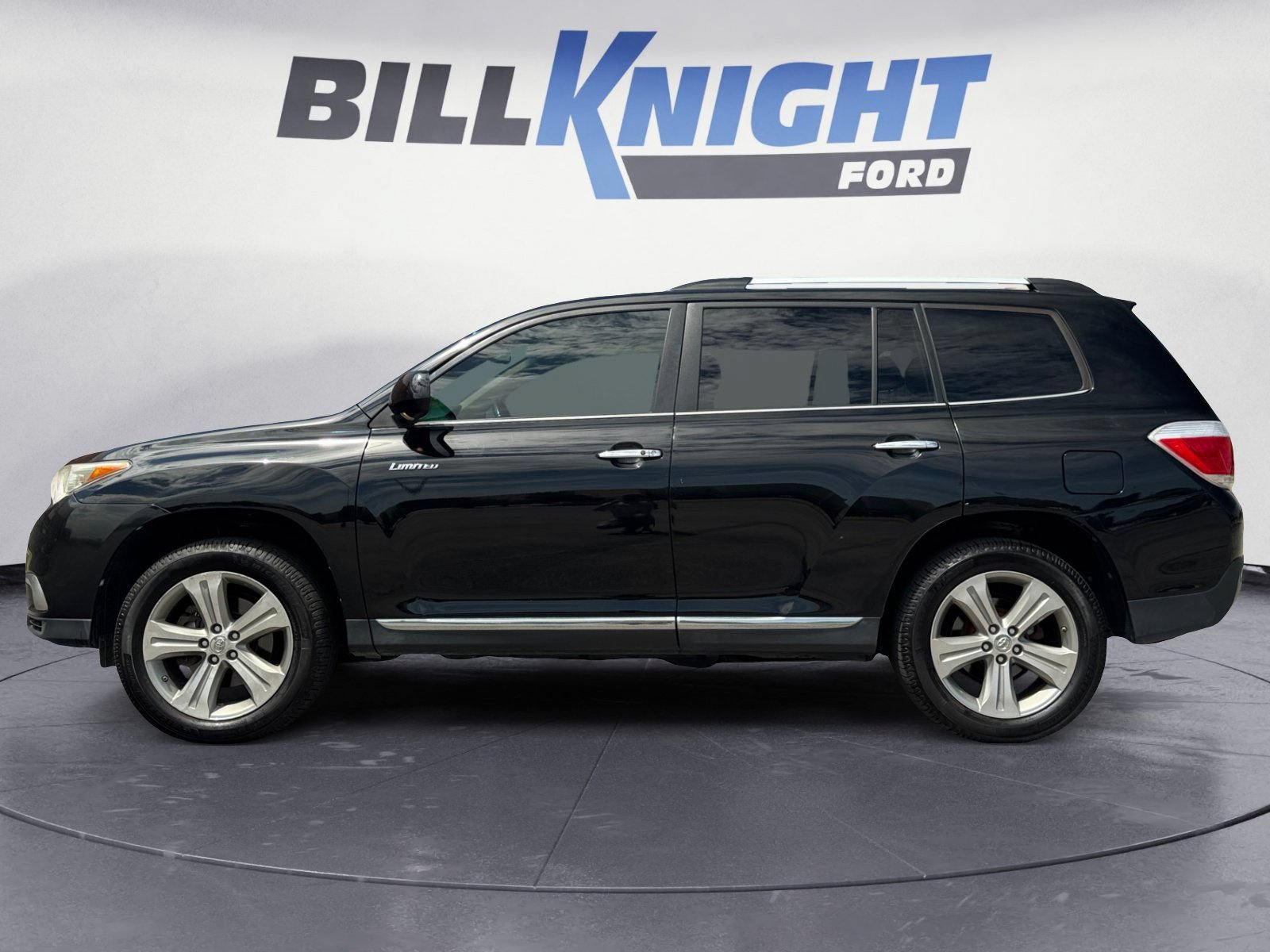 Used 2012 Toyota Highlander Limited w/ Tow Pkg AWD/4WD image 2
