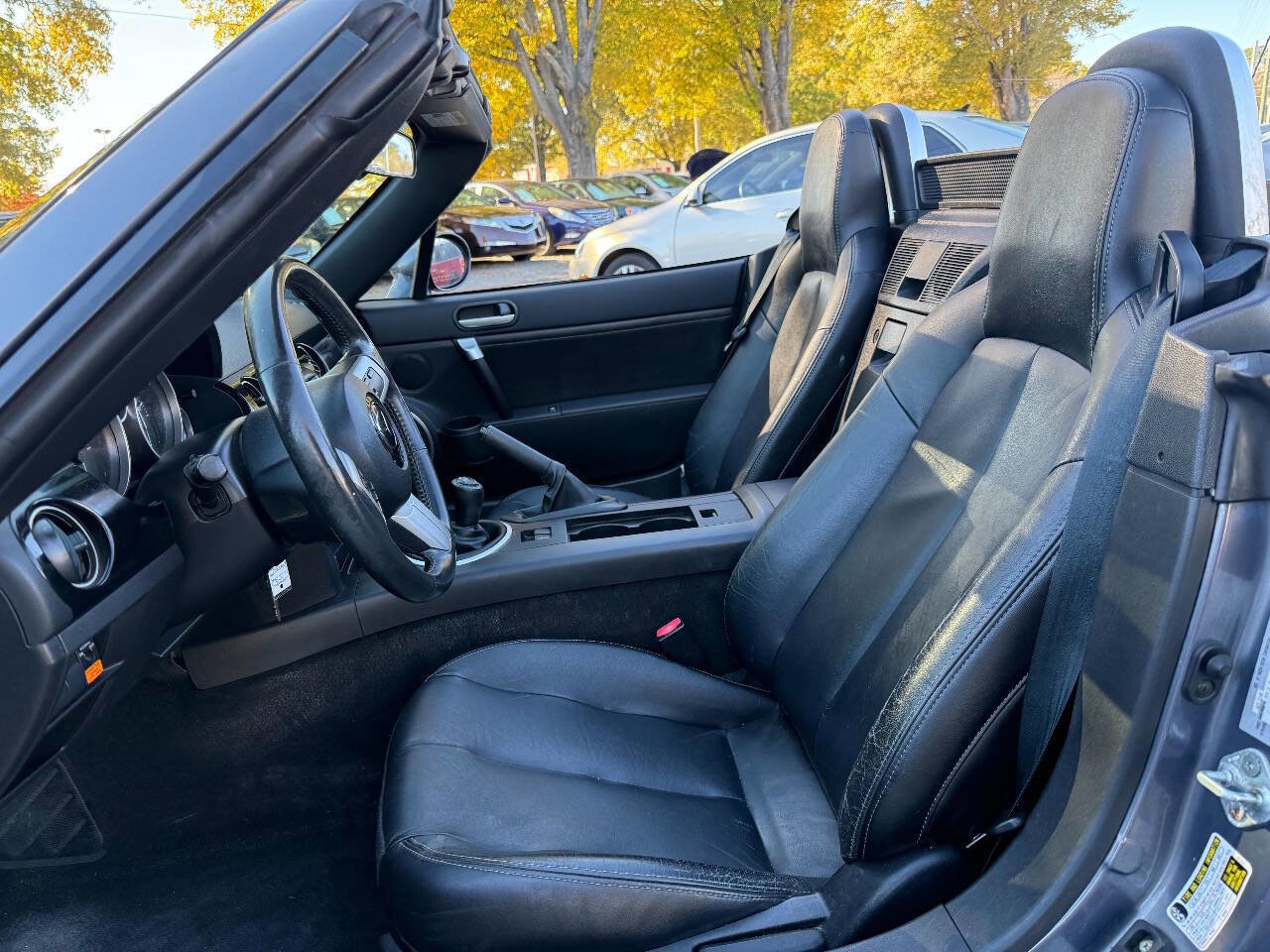 Used 2006 MAZDA MX-5 Miata Grand Touring w/ Suspension Pkg image 13