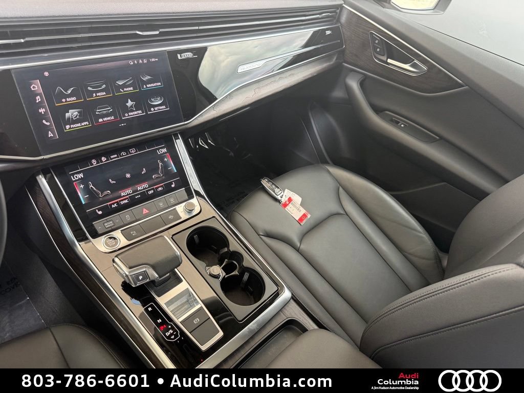 Used 2023 Audi Q7 3.0T Premium w/ Convenience Package AWD/4WD image 32