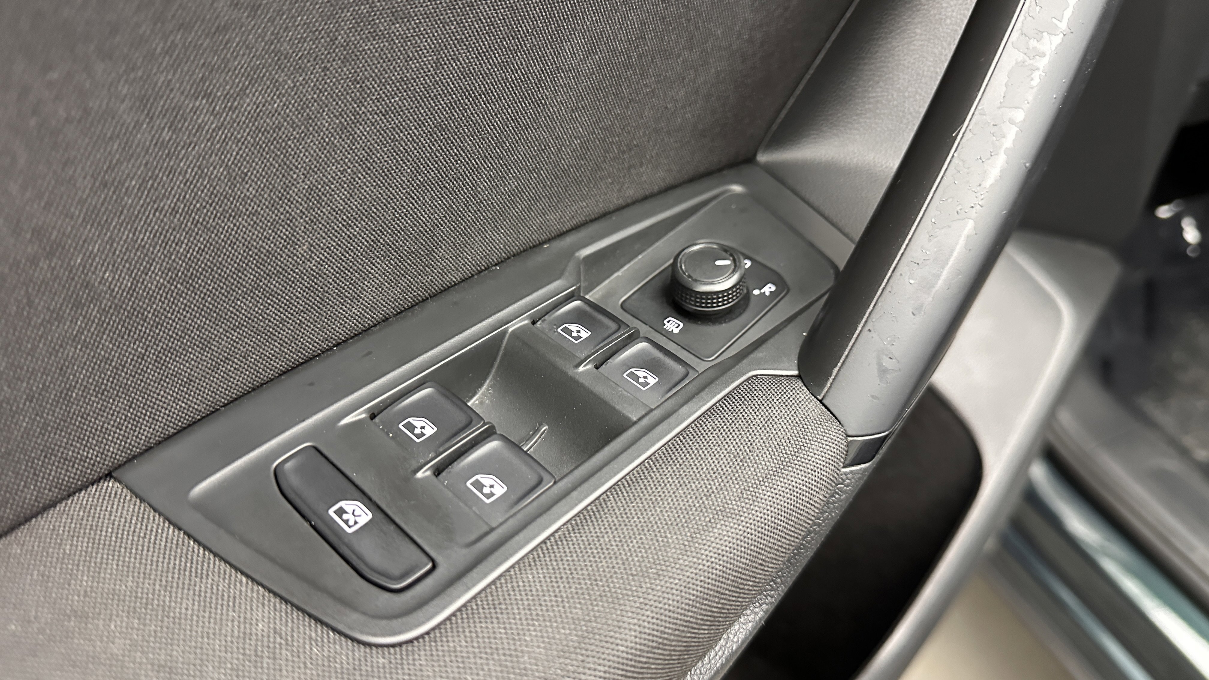 Used 2019 Volkswagen Tiguan S FWD image 11