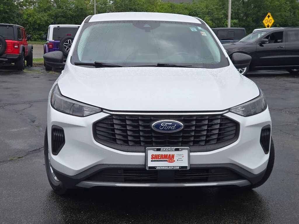 Used 2024 Ford Escape Active AWD/4WD image 2