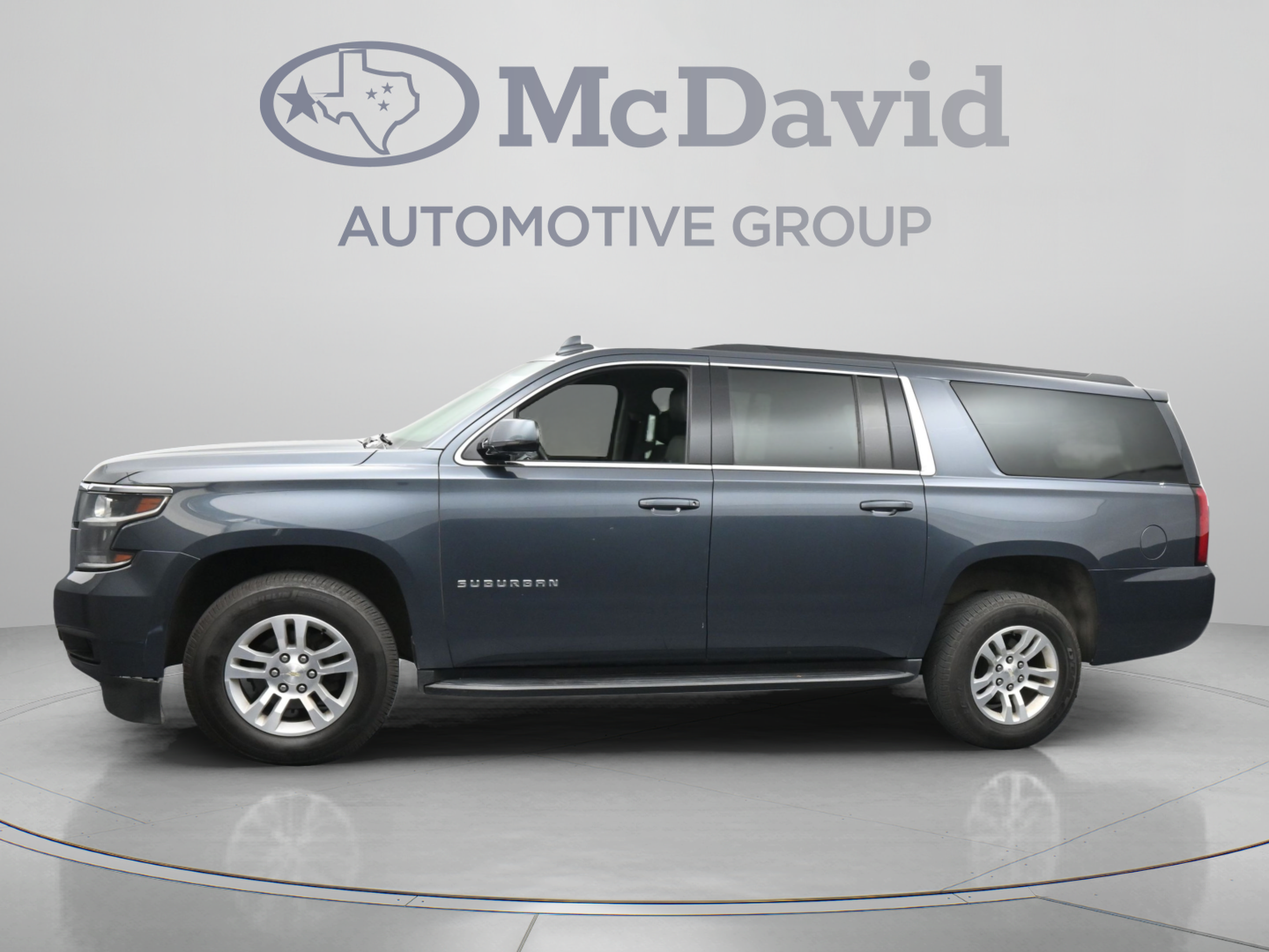 Used 2020 Chevrolet Suburban LS RWD image 5
