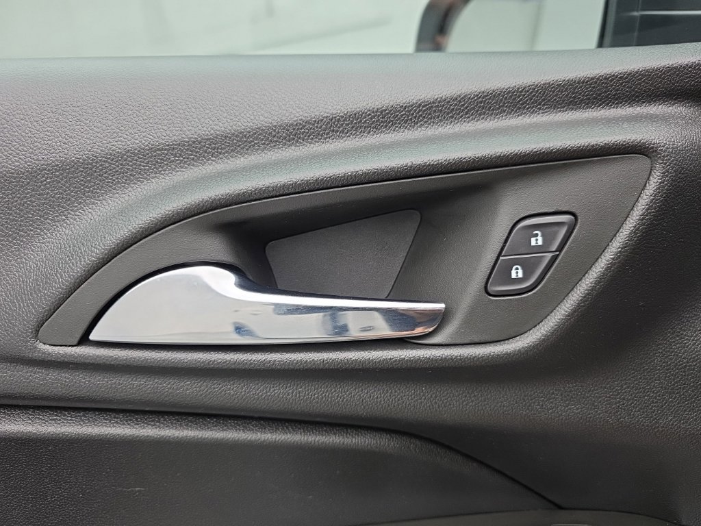 Used 2024 Chevrolet Trax LS FWD image 22