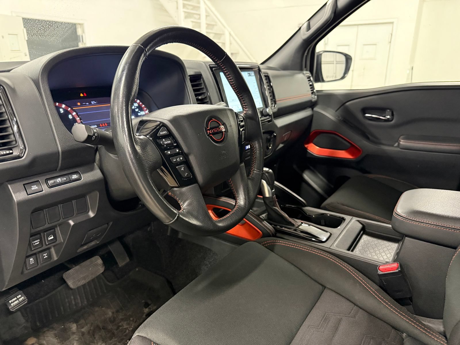 Used 2023 Nissan Frontier PRO-4X w/ Tow Package AWD/4WD image 17