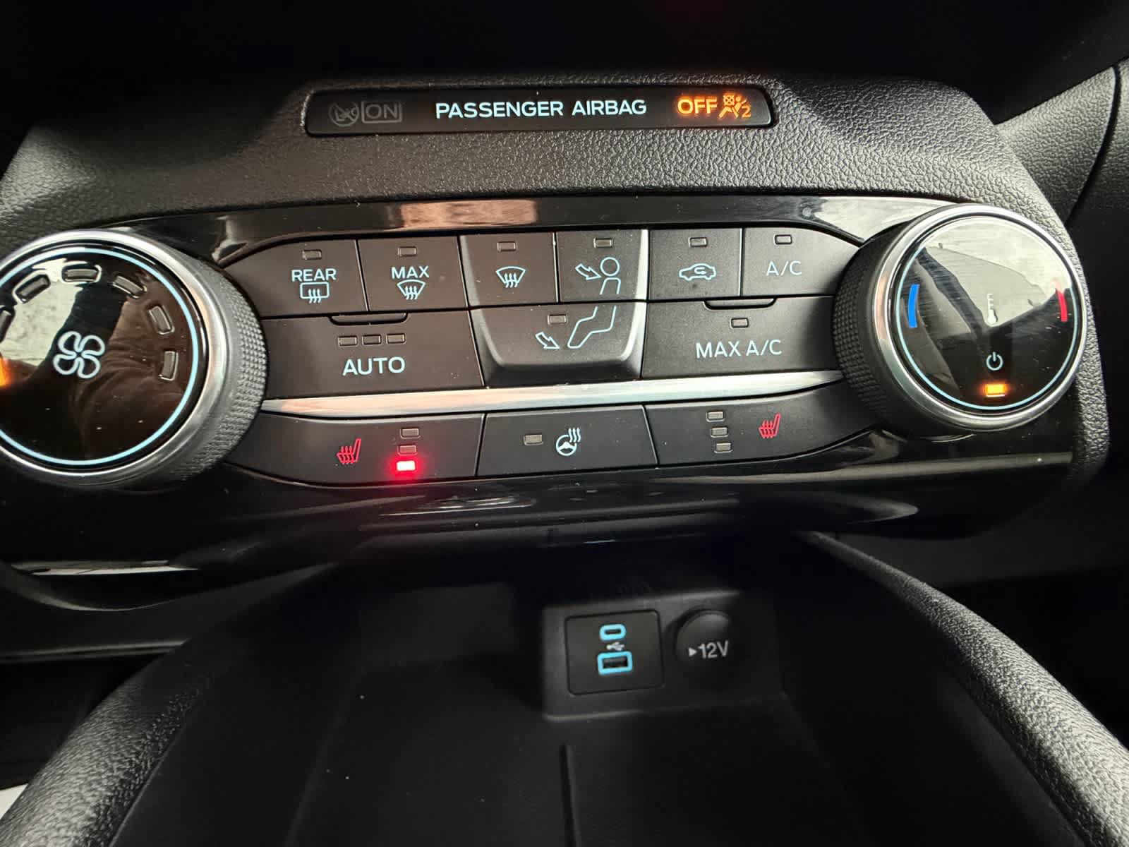 Used 2022 Ford Escape SE w/ Cold Weather Package AWD/4WD image 39