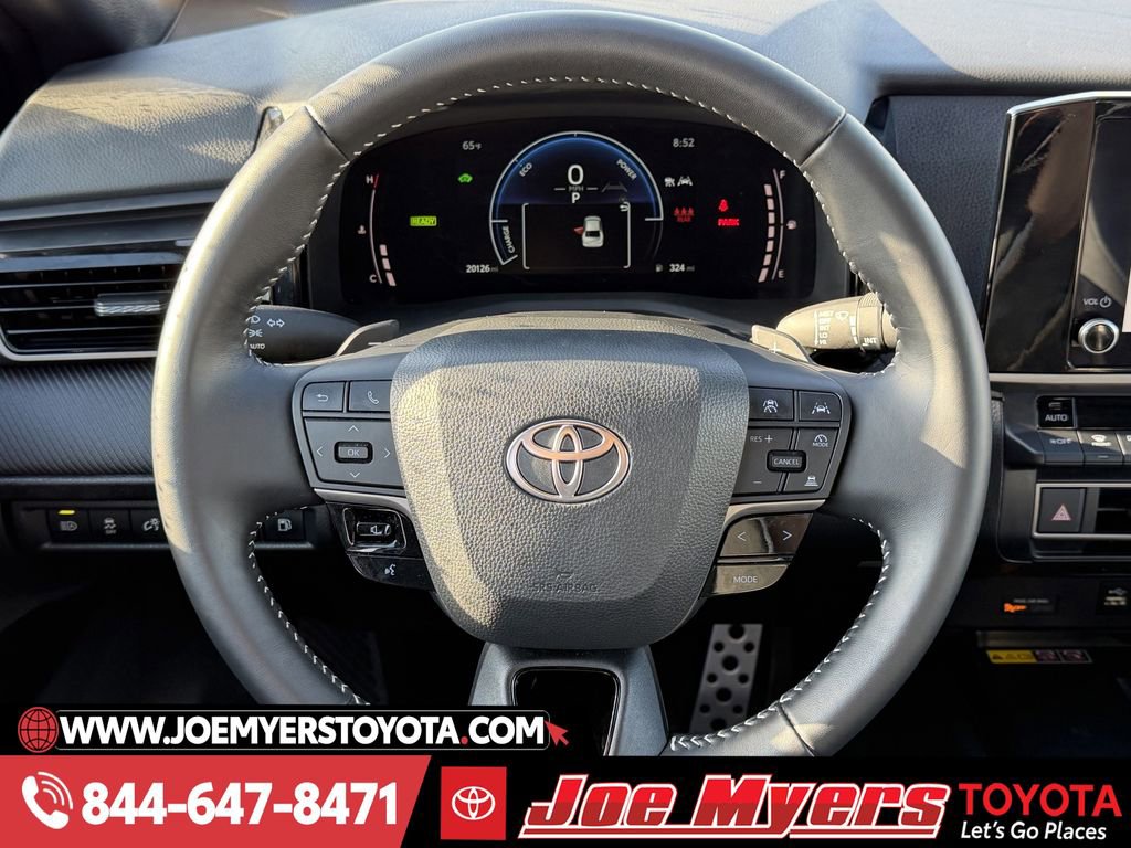 Used 2025 Toyota Camry SE image 15