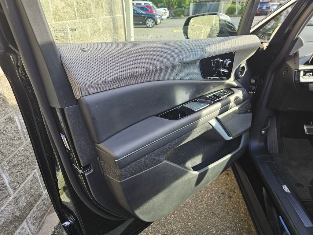 New 2026 Cadillac Optiq Luxury 1 image 25