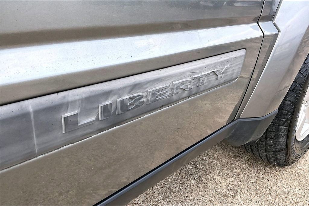 Used 2012 Jeep Liberty Sport w/ Driver Convenience Group image 20