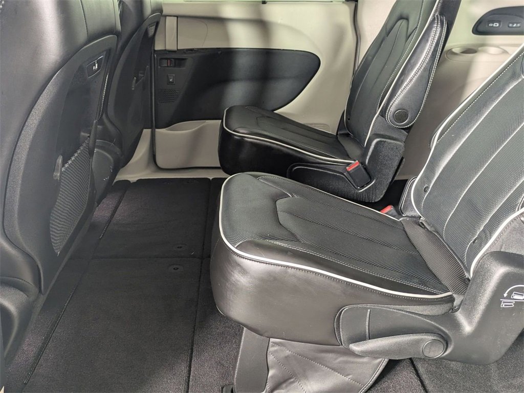 Certified 2022 Chrysler Pacifica Limited image 27