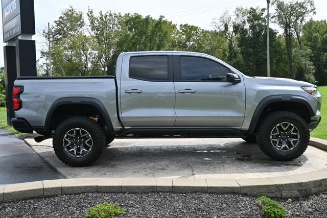 Used 2025 Chevrolet Colorado ZR2 w/ Technology Package AWD/4WD image 4