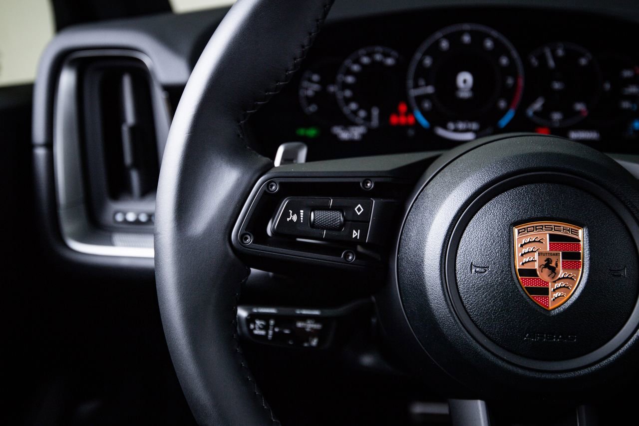 New 2026 Porsche Cayenne S AWD/4WD image 17