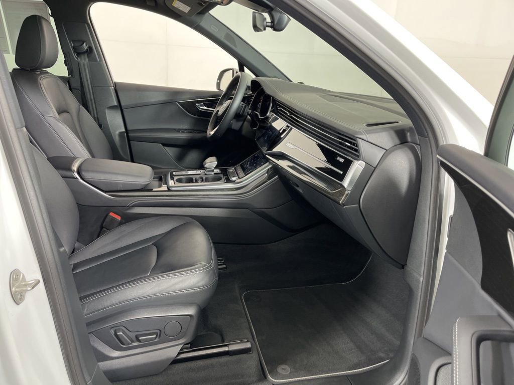 Used 2025 Audi Q7 3.0T Premium Plus image 6