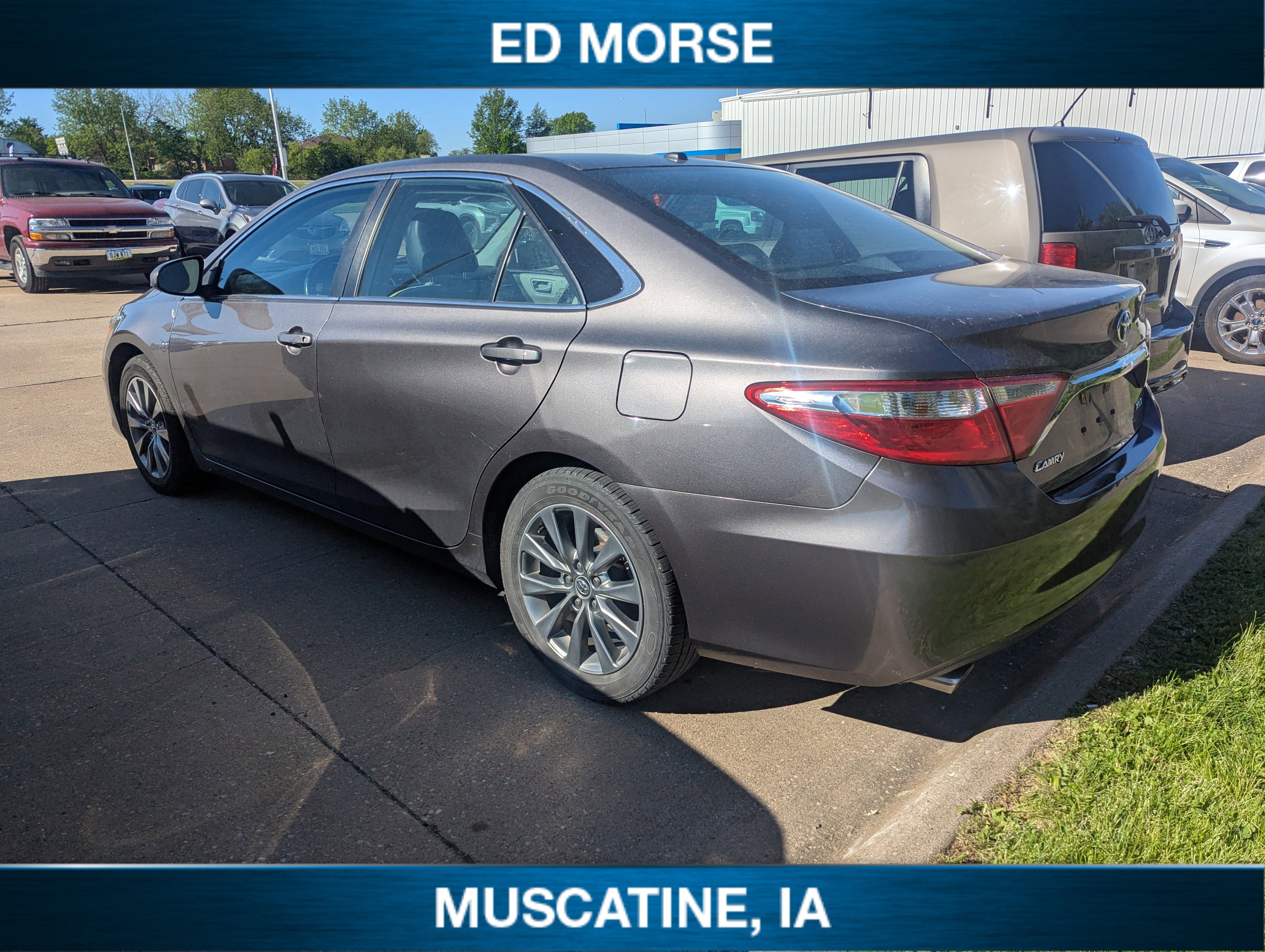 Used 2015 Toyota Camry XLE FWD image 1