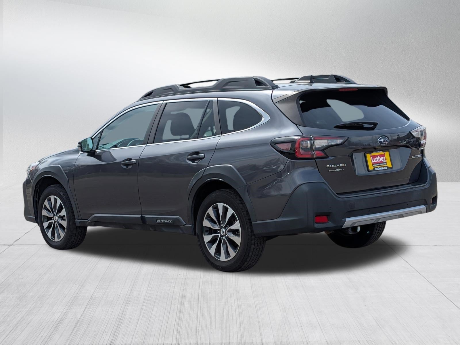 Used 2023 Subaru Outback Limited AWD/4WD image 5