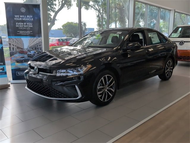 New 2025 Volkswagen Jetta SE image 4