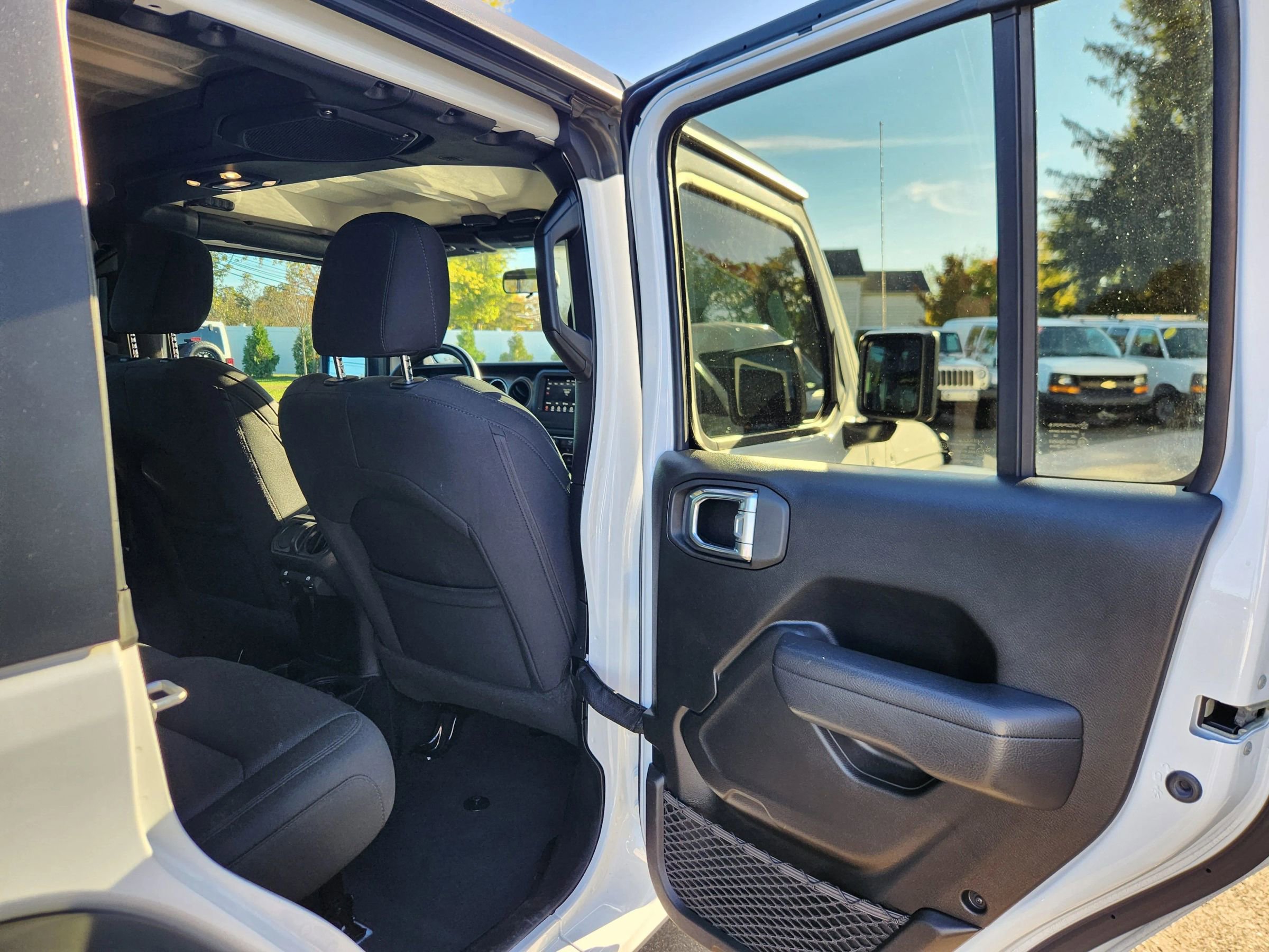 Used 2022 Jeep Wrangler Unlimited Sport image 40