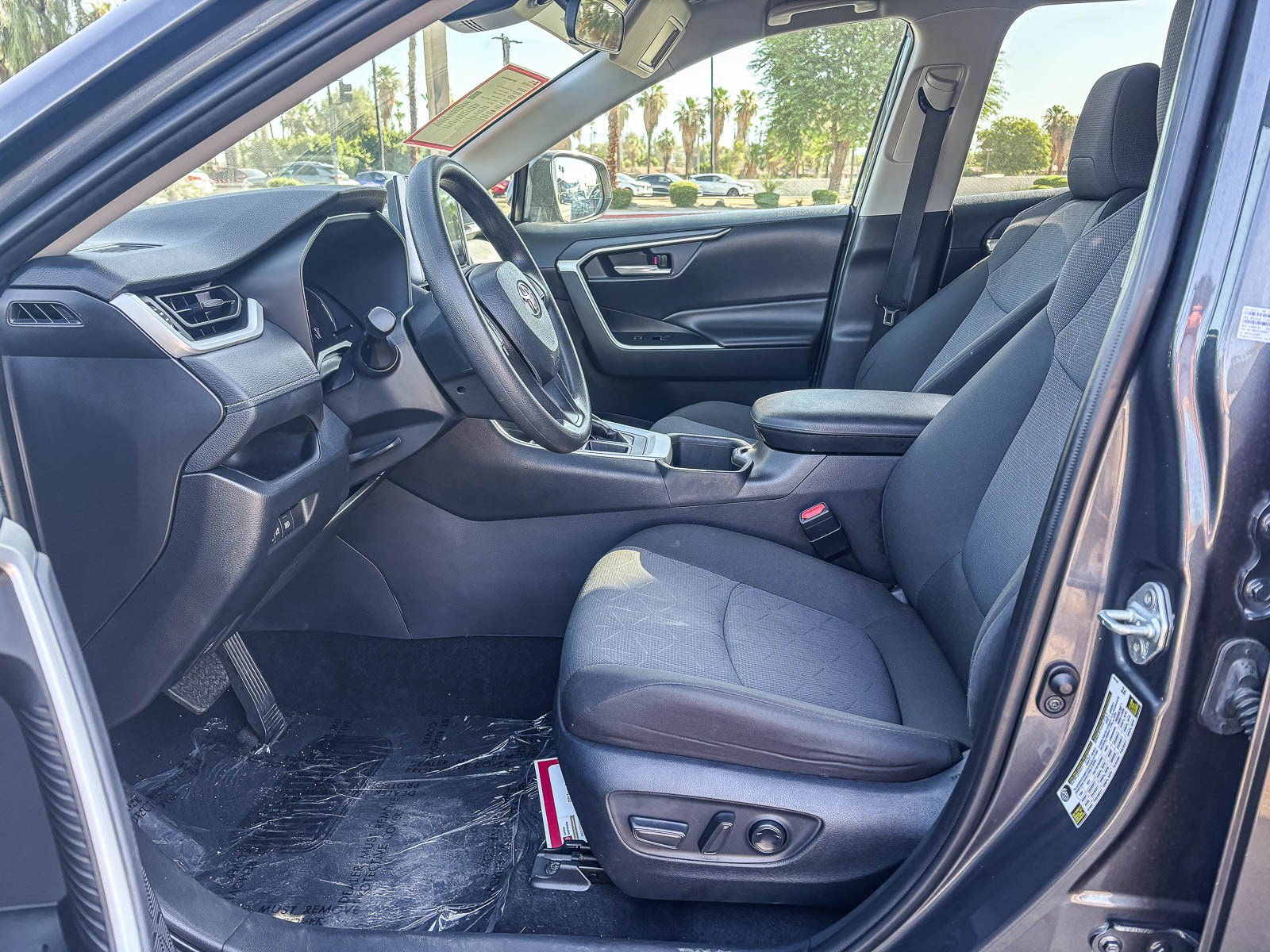 Used 2024 Toyota RAV4 XLE FWD image 20