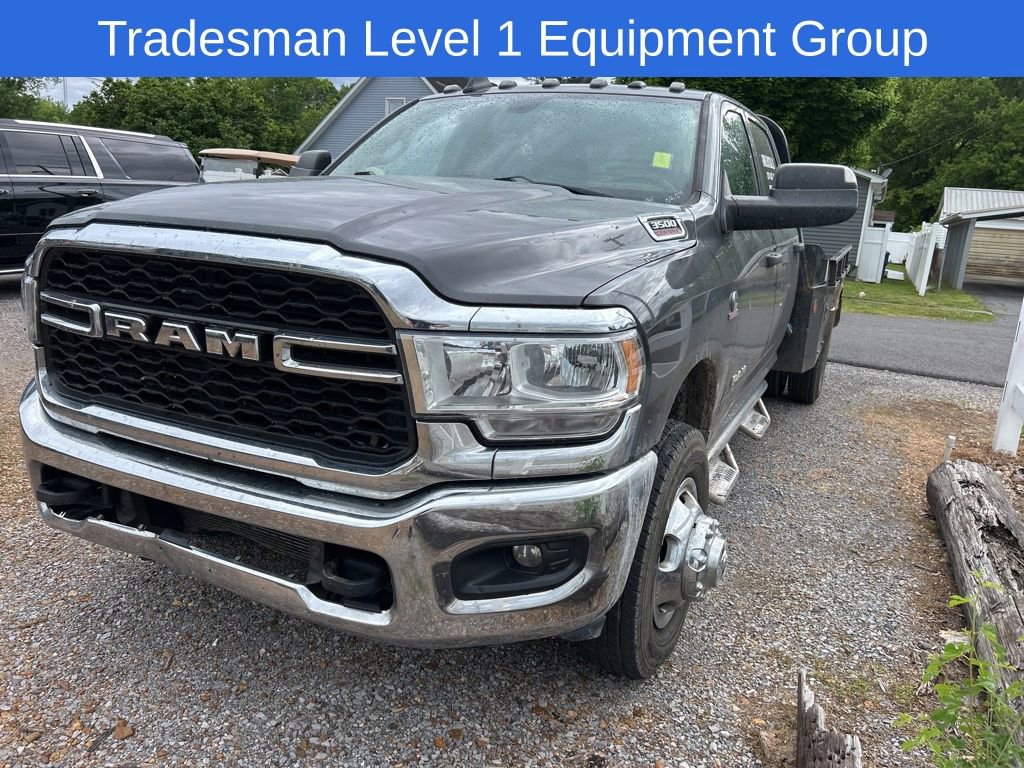 Used 2019 RAM 3500 Tradesman w/ Chrome Appearance Group AWD/4WD image 4
