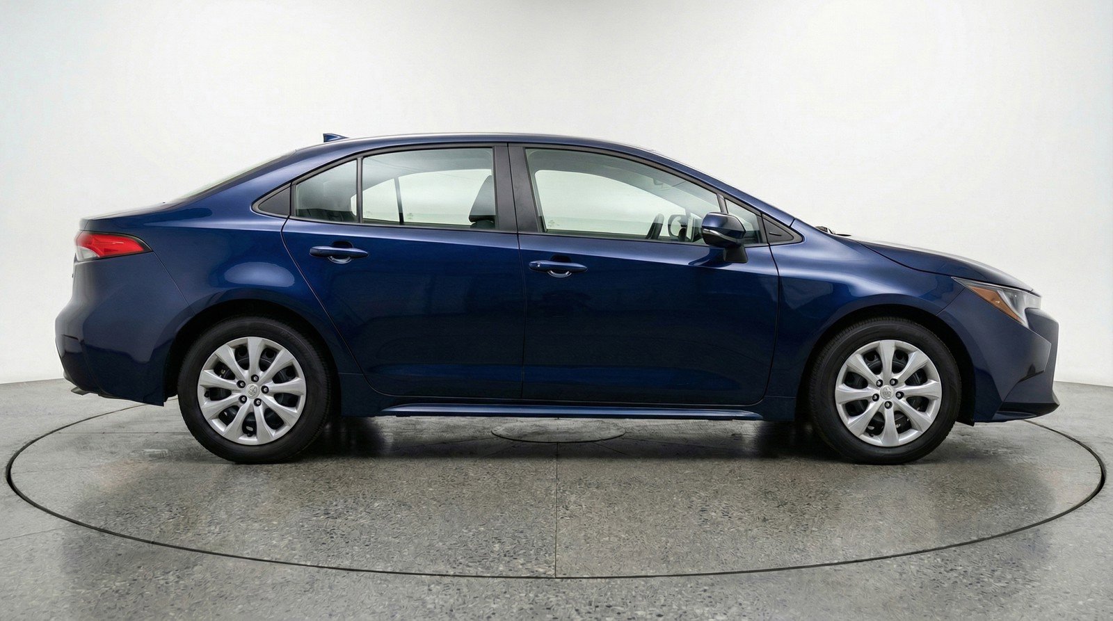 Used 2025 Toyota Corolla LE image 11