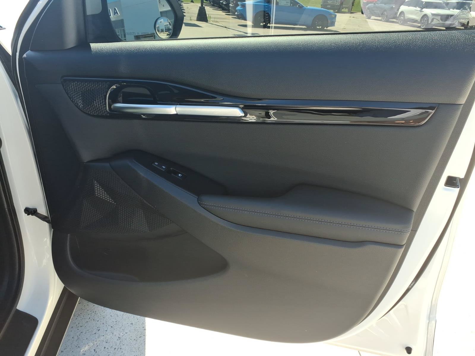 Used 2023 Kia Seltos Nightfall Edition AWD/4WD image 7