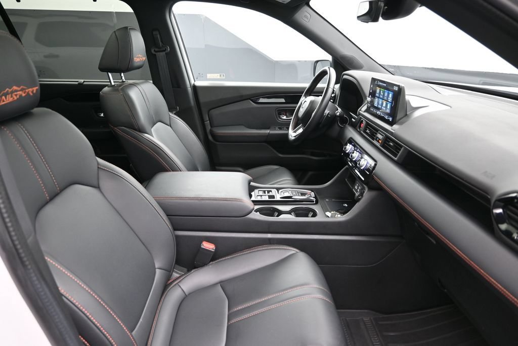 Certified 2024 Honda Pilot TrailSport image 15