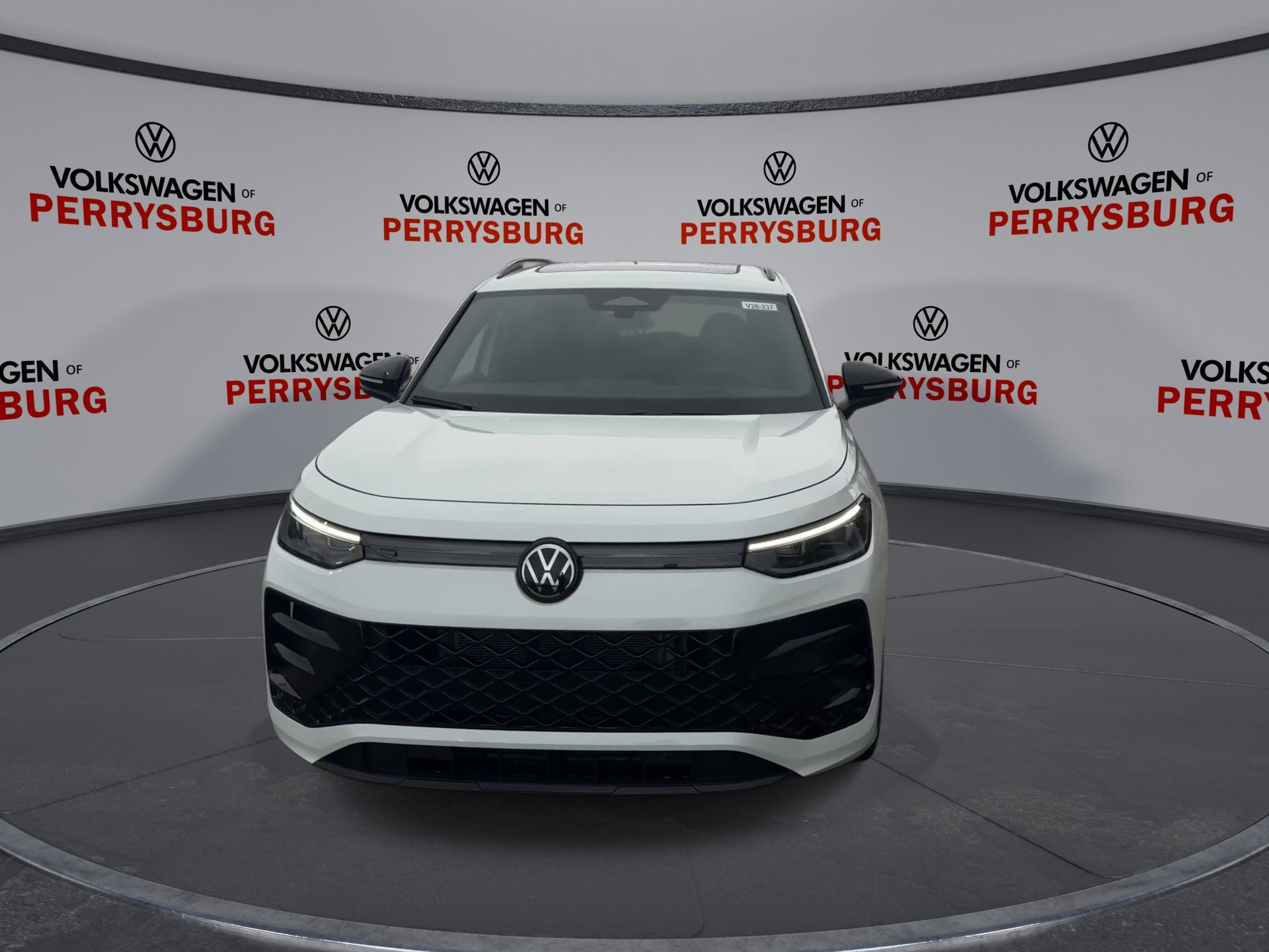 New 2026 Volkswagen Tiguan SE R-Line image 3