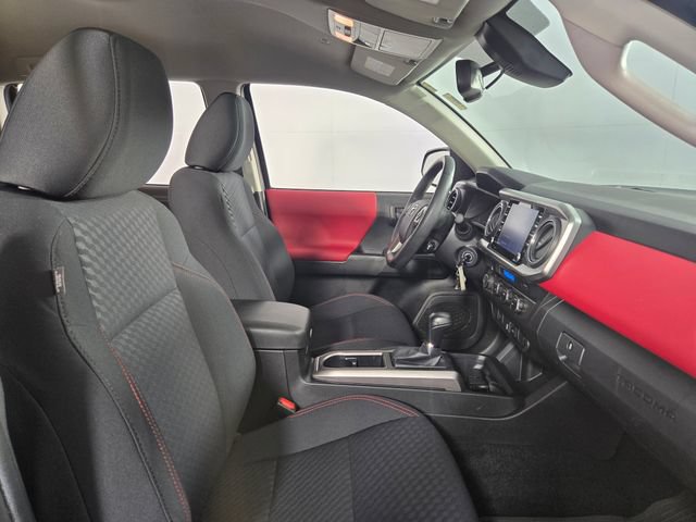 Used 2022 Toyota Tacoma SR5 AWD/4WD image 15