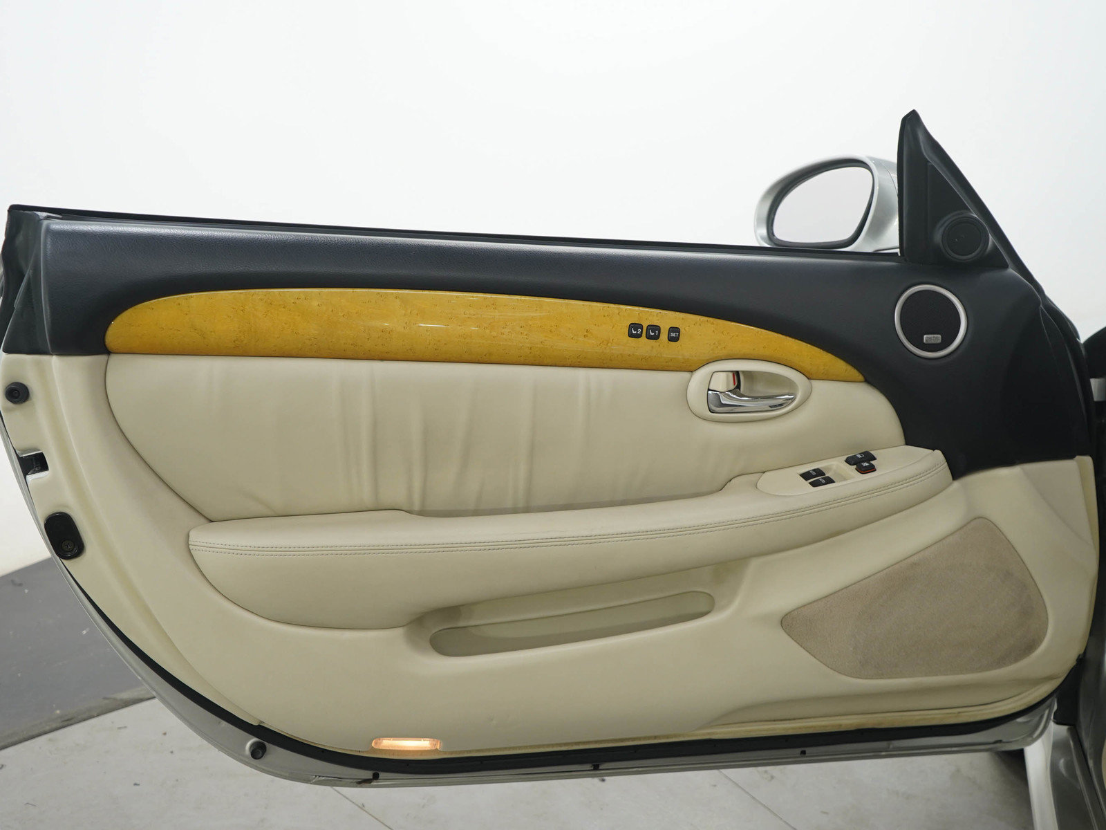 Used 2002 Lexus SC 430 Convertible RWD image 14