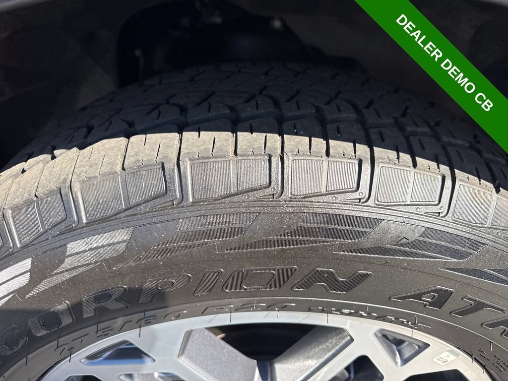 Used 2025 Ford Expedition Active AWD/4WD image 17