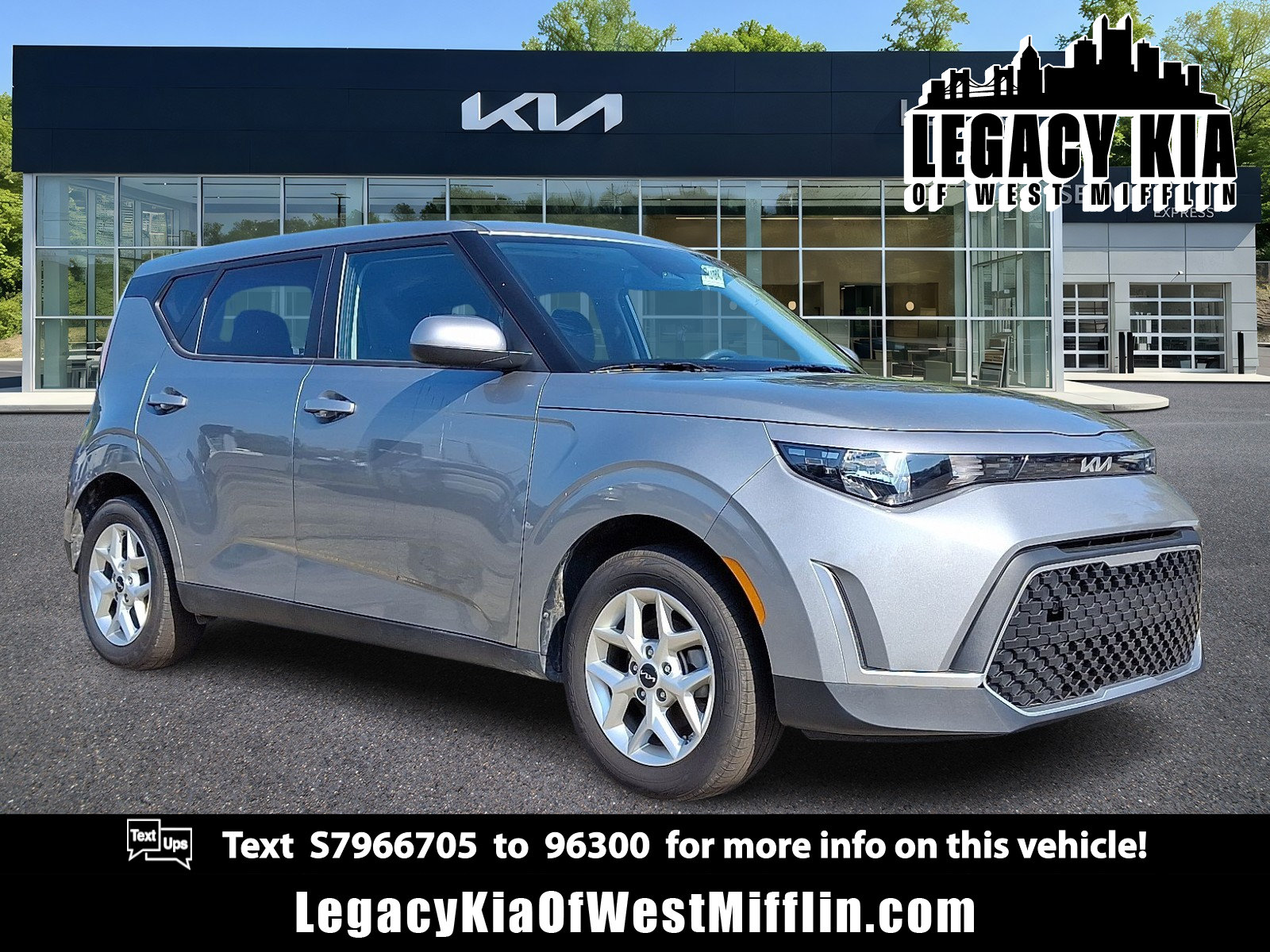 Used 2025 Kia Soul LX w/ LX Technology Package FWD image 1