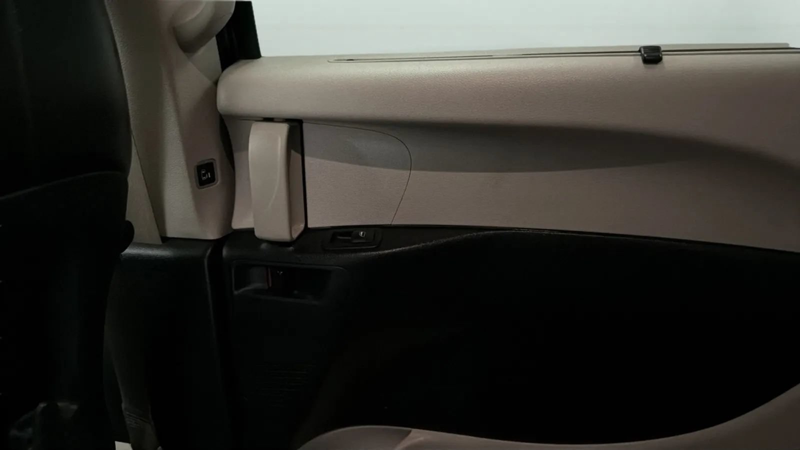 Used 2017 Chrysler Pacifica Touring-L FWD image 21