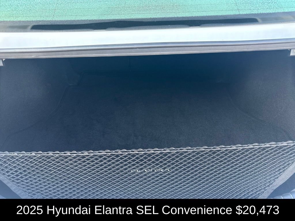 Used 2025 Hyundai Elantra SEL FWD image 15