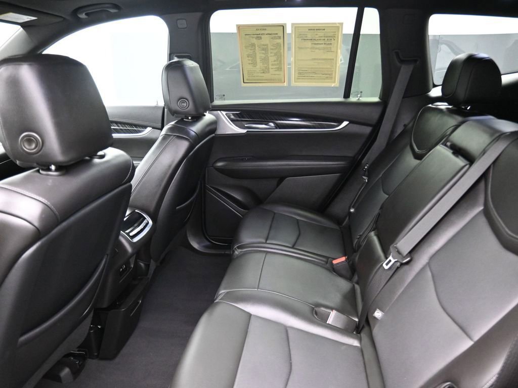 Used 2023 Cadillac XT6 Premium Luxury image 9