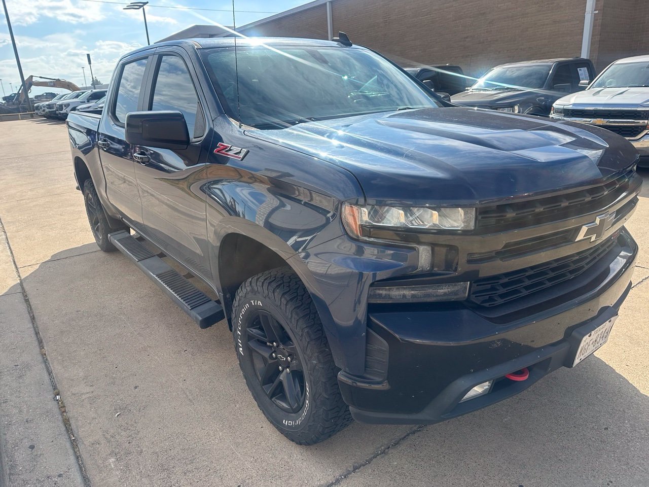 Used 2019 Chevrolet Silverado 1500 LT Trail Boss AWD/4WD image 3