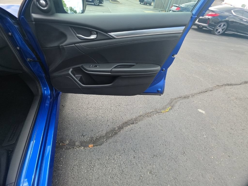 Used 2016 Honda Civic Touring image 31