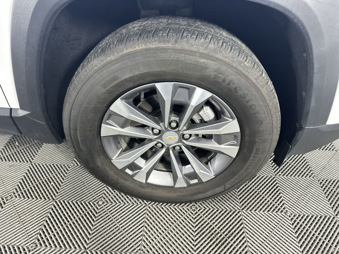 Used 2026 Chevrolet Equinox LT w/ Convenience Package II FWD image 10