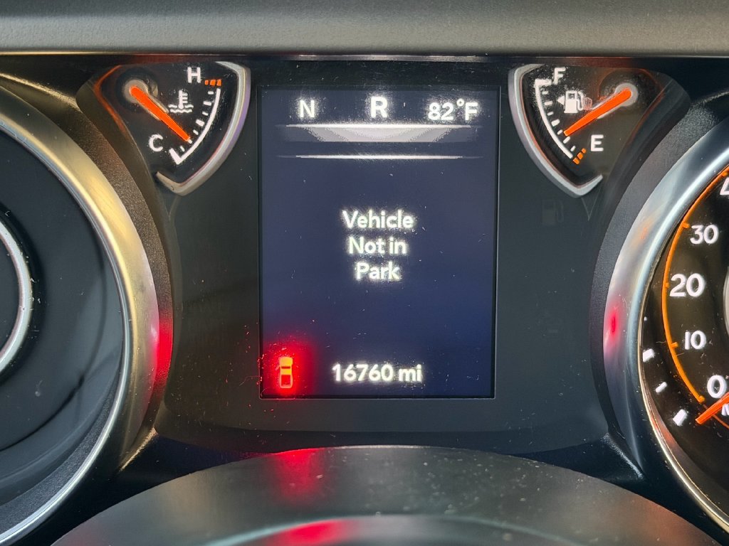 Used 2022 Jeep Gladiator Sport AWD/4WD image 23