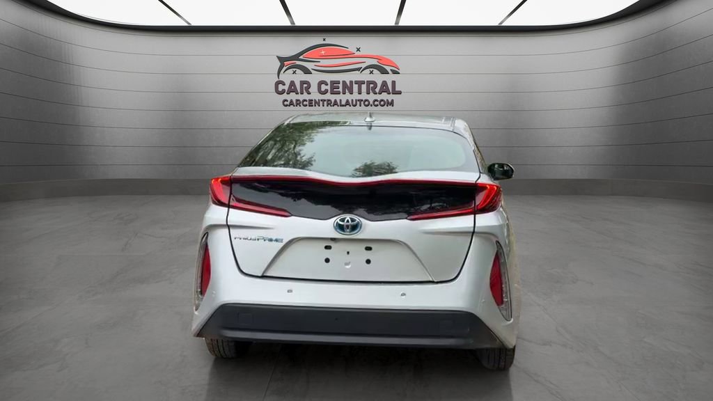 Used 2018 Toyota Prius Prime Advanced FWD image 4