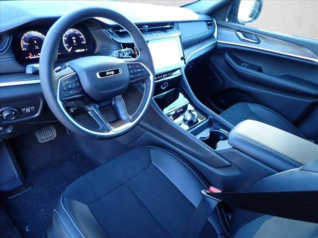 New 2026 Jeep Grand Cherokee Altitude image 10