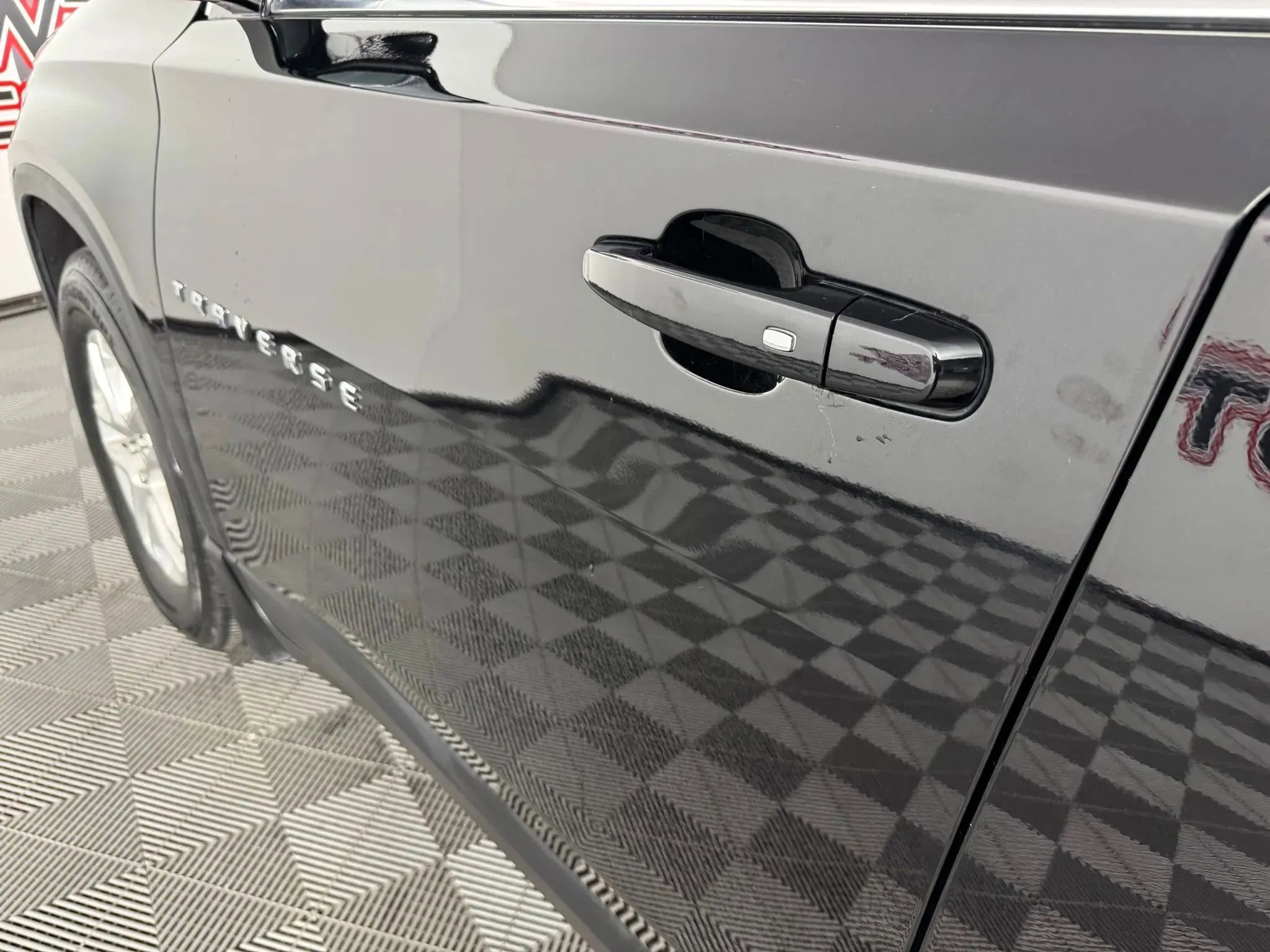 Used 2020 Chevrolet Traverse LT w/ LPO, Floor Liner Package image 24