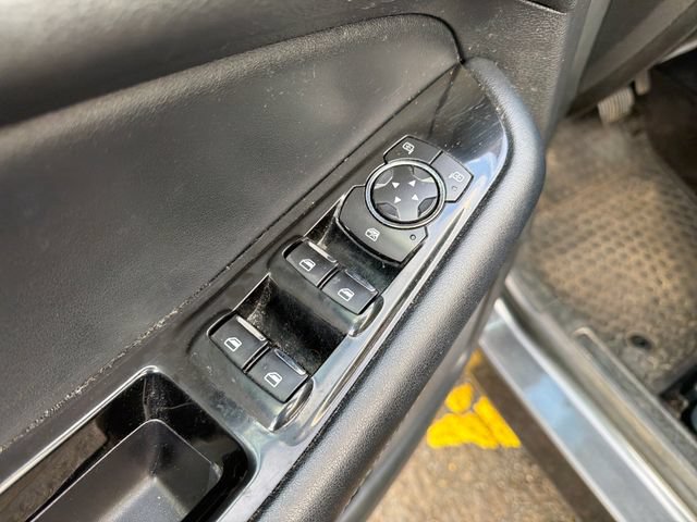 Used 2018 Ford Edge SEL w/ Equipment Group 201A FWD image 11