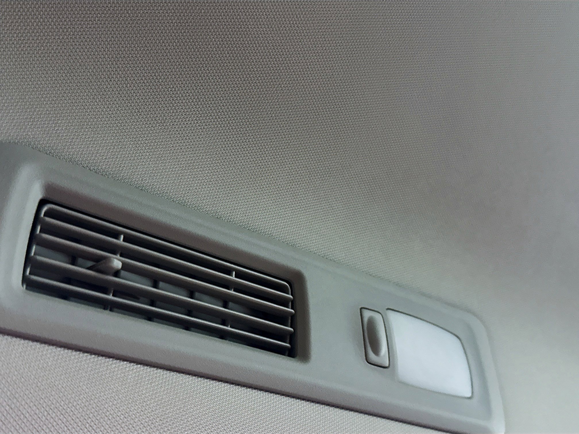 Used 2025 Nissan Pathfinder S image 26