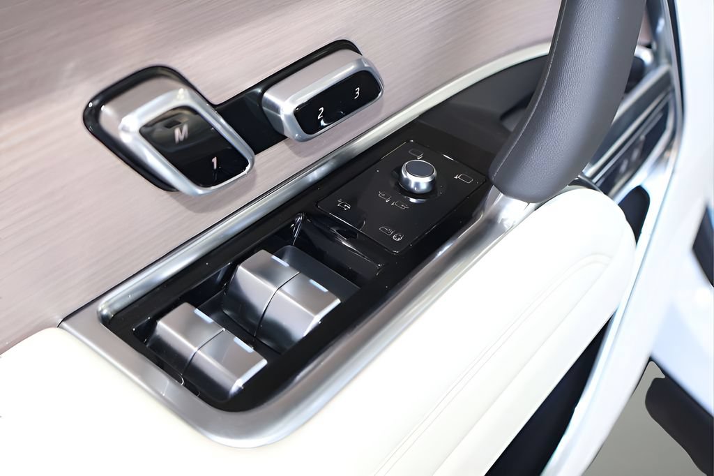 New 2026 Land Rover Range Rover SE AWD/4WD image 10