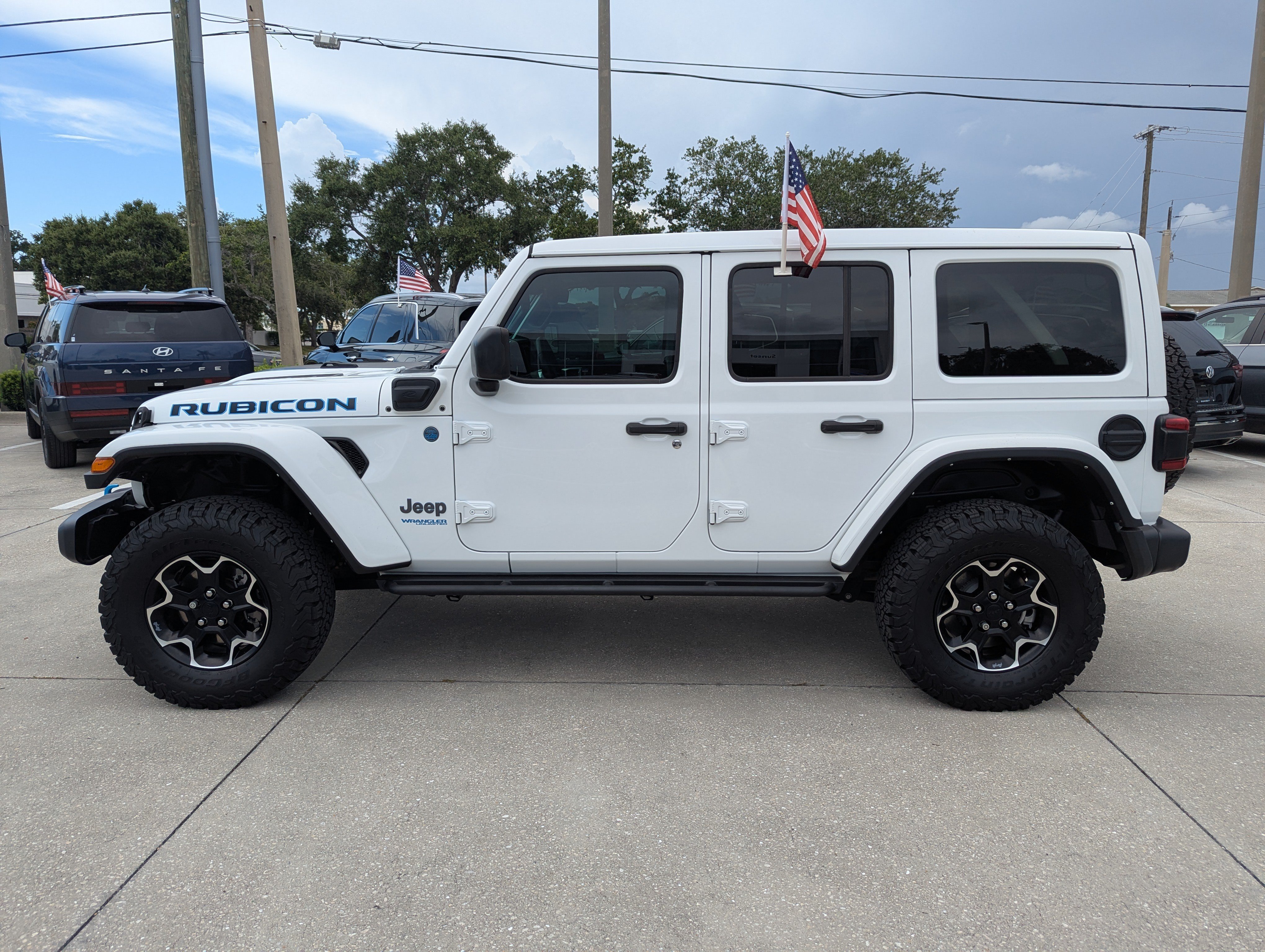 Used 2021 Jeep Wrangler Unlimited Rubicon 4xe w/ Safety Group AWD/4WD image 6