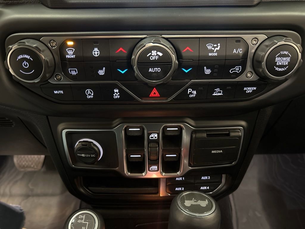 Used 2021 Jeep Wrangler Unlimited Sahara AWD/4WD image 24
