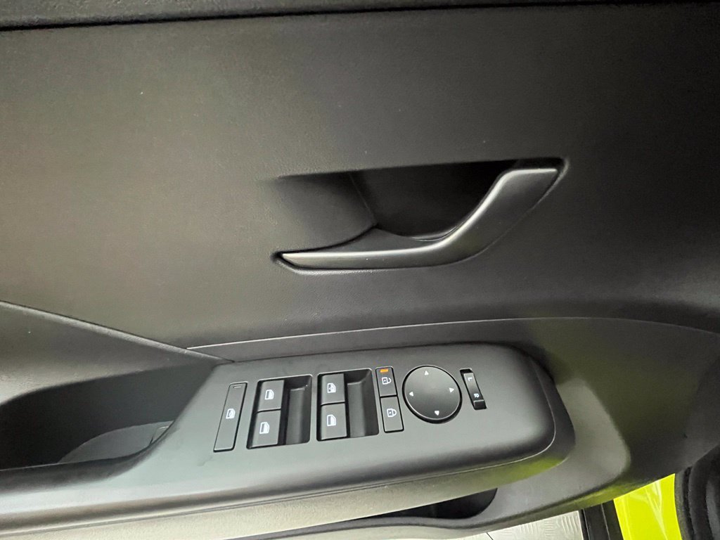 Used 2024 Hyundai Kona SEL AWD/4WD image 32