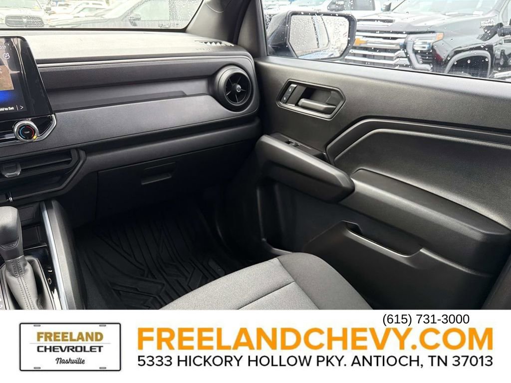 Used 2024 Chevrolet Colorado Trail Boss w/ Technology Package image 18